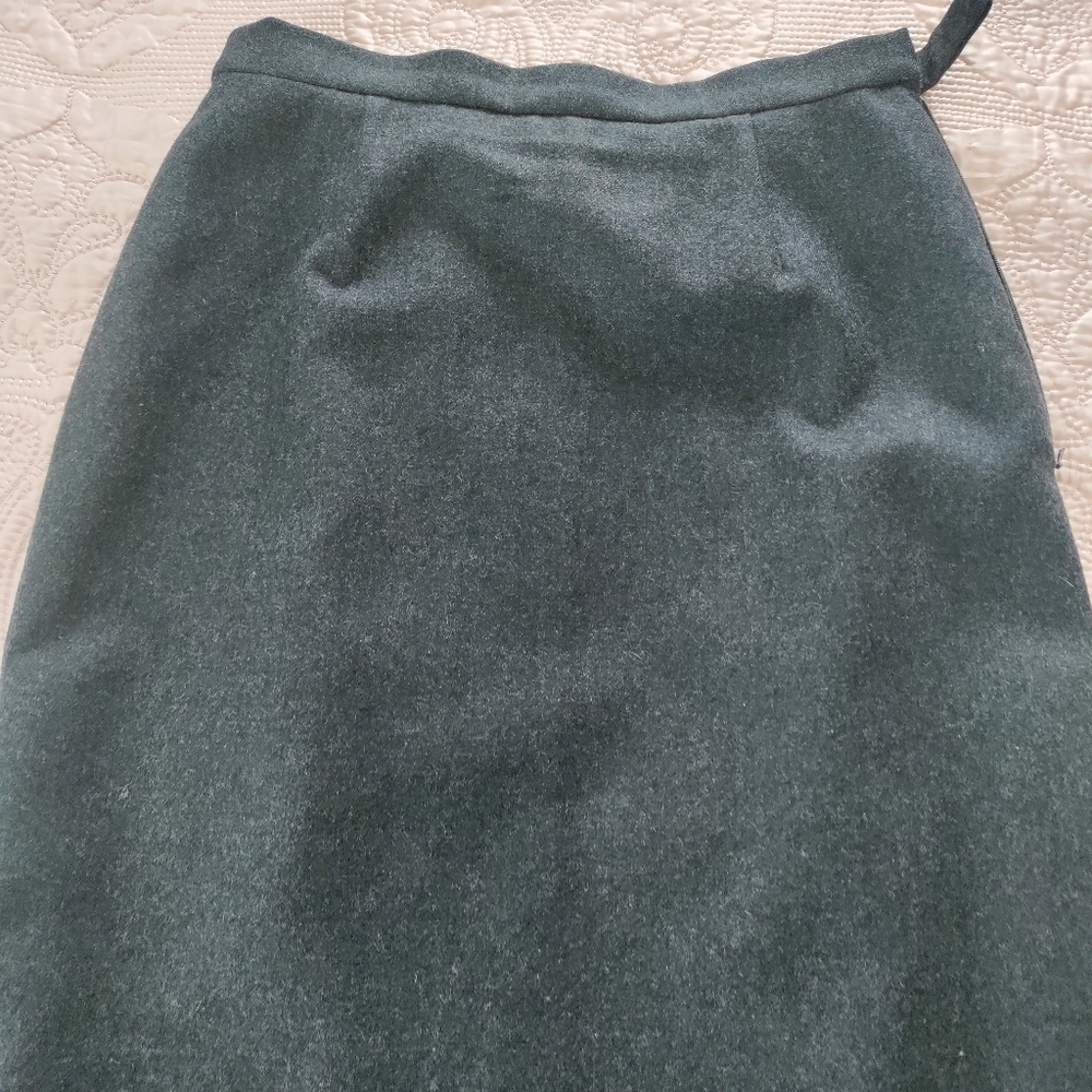 𝅺vintage Burberry gray 100% wool midi skirt size S - Picture 3 of 9